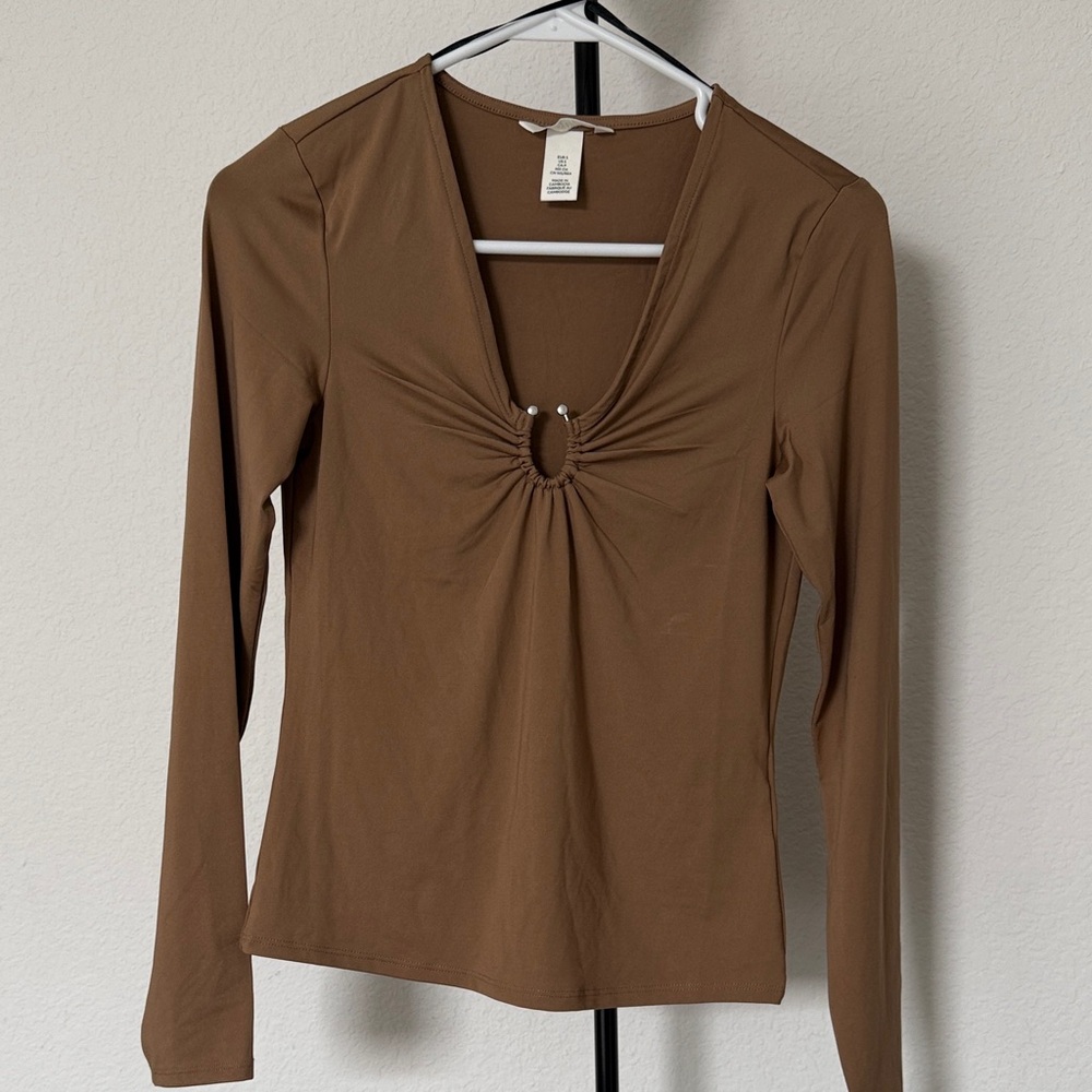 H&M Brown Long Sleeve V-Neck Top